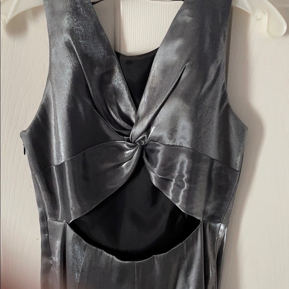 Silver Tonight label evening gown sz 4z. Worn once - Picture 4 of 6